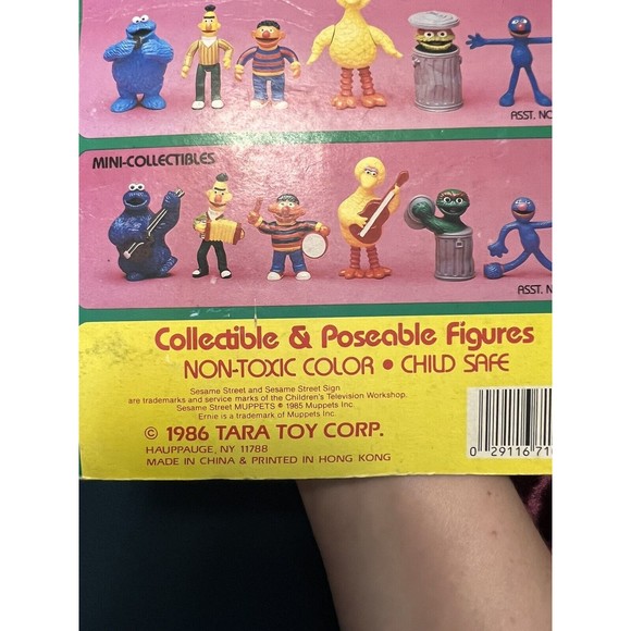 VTG 1986 Sesame Street Poseable Ernie Action Figures Tara Toy 5” Read - Picture 4 of 4